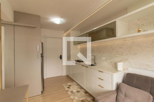 Sala/Cozinha de apartamento para alugar com 1 quarto, 55m² em Guaíra, Curitiba