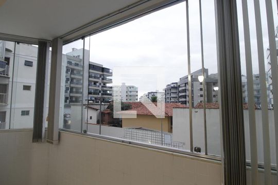 Apartamento para alugar com 4 quartos, 190m² em Algodoal, Cabo Frio