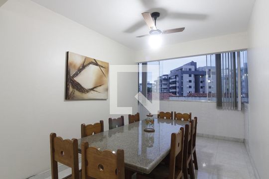Apartamento para alugar com 4 quartos, 190m² em Algodoal, Cabo Frio