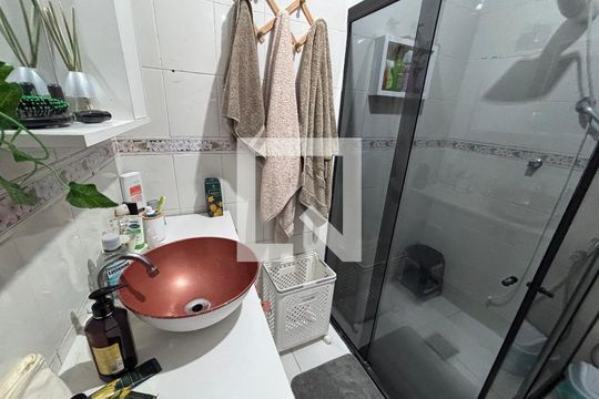 Banheiro de casa de condomínio à venda com 6 quartos, 600m² em Vargem Pequena, Rio de Janeiro
