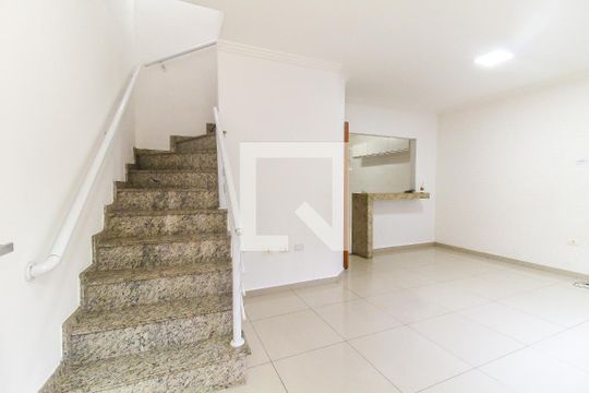 Sala de casa de condomínio para alugar com 3 quartos, 60m² em Jardim Nossa Senhora do Carmo, São Paulo