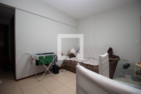 Sala de apartamento à venda com 3 quartos, 69m² em Csb 10, Brasília