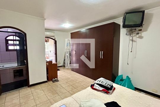Quarto Suíte de casa para alugar com 3 quartos, 280m² em Jardim Valeria, Guarulhos
