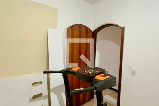 Quarto 1 de casa para alugar com 3 quartos, 280m² em Jardim Valeria, Guarulhos