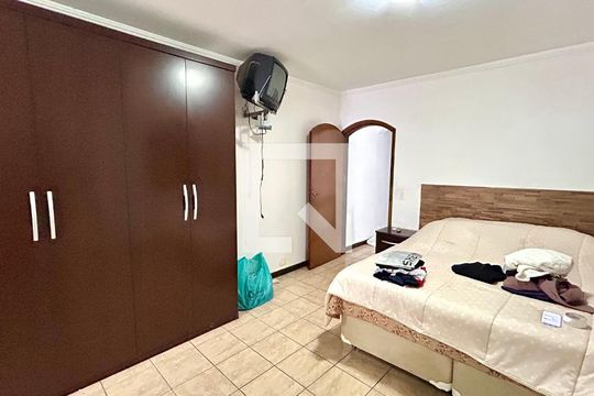 Quarto Suíte de casa para alugar com 3 quartos, 280m² em Jardim Valeria, Guarulhos