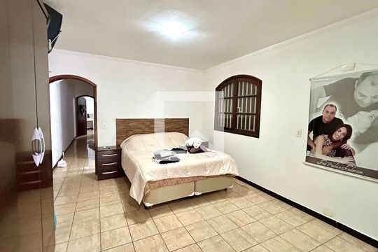 Quarto Suíte de casa para alugar com 3 quartos, 280m² em Jardim Valeria, Guarulhos