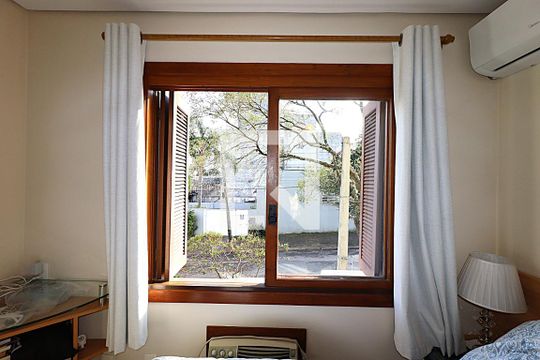 Janela do Quarto de apartamento à venda com 1 quarto, 48m² em São João, Porto Alegre