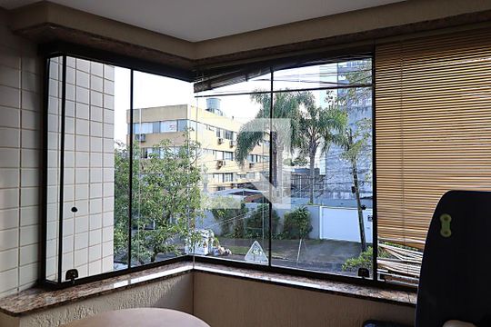 Janela da Sala de apartamento à venda com 1 quarto, 48m² em São João, Porto Alegre