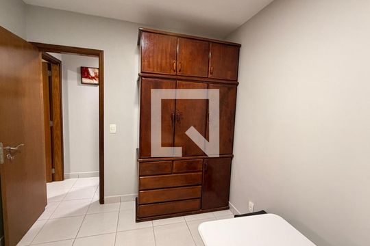 Suíte 2 de apartamento à venda com 3 quartos, 79m² em Residencial Granville, Goiânia