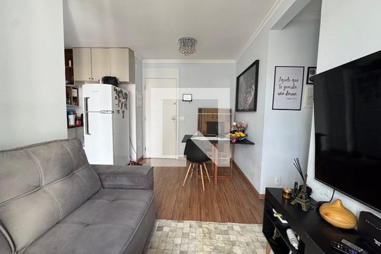 Sala de apartamento à venda com 2 quartos, 48m² em Centro, Osasco