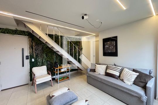 Sala de apartamento para alugar com 2 quartos, 100m² em Laranjeiras, Rio de Janeiro
