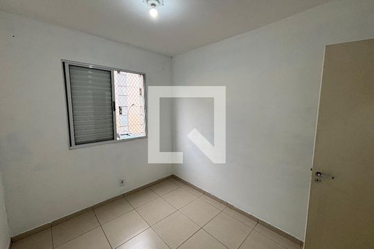 Quarto 1 de apartamento para alugar com 2 quartos, 45m² em Jardim Sao Miguel, Ferraz de Vasconcelos