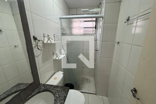 Banheiro de apartamento para alugar com 2 quartos, 45m² em Jardim Sao Miguel, Ferraz de Vasconcelos