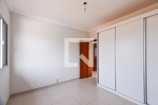 Quarto 1 de casa para alugar com 3 quartos, 219m² em Nova Vista, Belo Horizonte