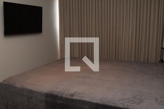 Suíte de apartamento para alugar com 1 quarto, 49m² em Setor Bueno, Goiânia