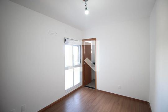 Suíte 1 de apartamento para alugar com 2 quartos, 60m² em Jardim Itu, Porto Alegre