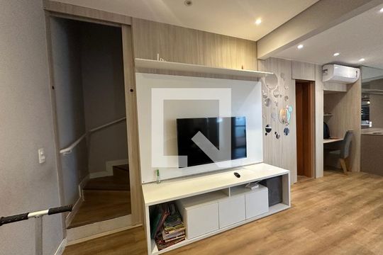 Sala de casa de condomínio para alugar com 3 quartos, 147m² em Chácara do Solar Iii, Santana de Parnaíba