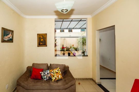 Casa para alugar com 4 quartos, 350m² em Santa Amelia, Belo Horizonte