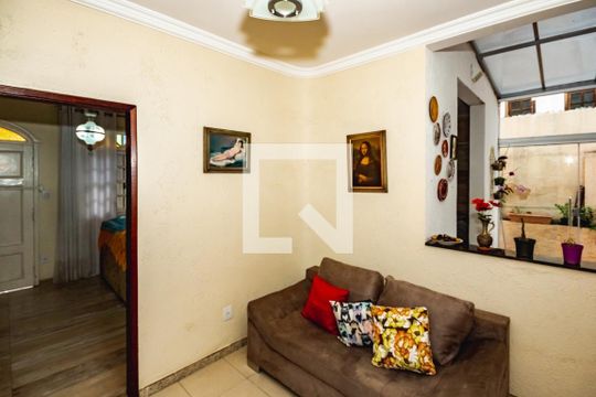 Casa para alugar com 4 quartos, 350m² em Santa Amelia, Belo Horizonte