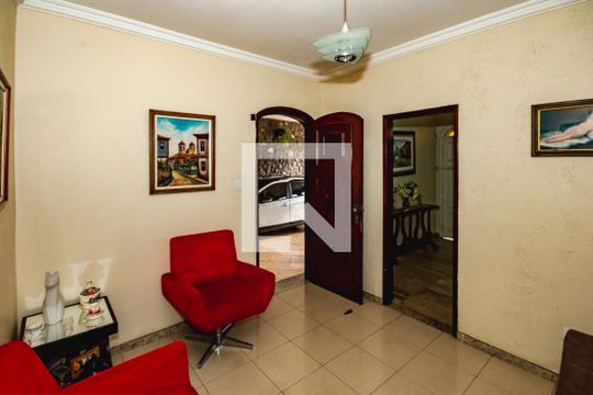 Casa para alugar com 4 quartos, 350m² em Santa Amelia, Belo Horizonte