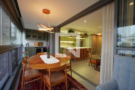 Varanda de apartamento à venda com 3 quartos, 140m² em Vila Mariana, São Paulo
