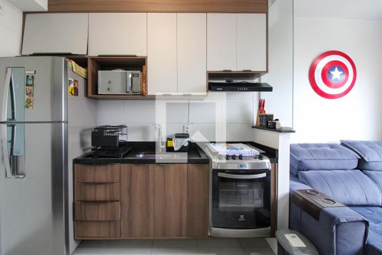 Sala/Cozinha de apartamento à venda com 2 quartos, 32m² em Parque Munhoz, São Paulo