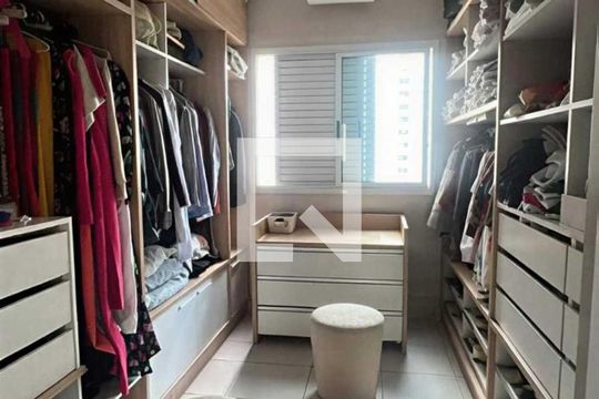 Quarto de apartamento para alugar com 3 quartos, 104m² em Jardim Goiás, Goiânia