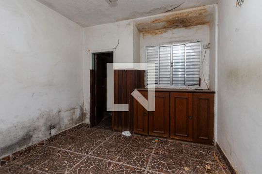 Suíte de casa à venda com 6 quartos, 300m² em Jardim Casablanca, São Paulo