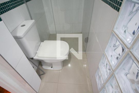 Banheiro da Suíte  de apartamento para alugar com 2 quartos, 81m² em Vila Nova Conceição, São Paulo