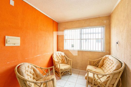 Sala de apartamento à venda com 2 quartos, 49m² em Guajuviras, Canoas