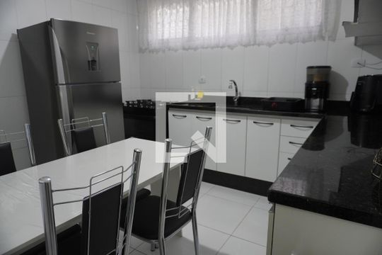 Casa à venda com 2 quartos, 136m² em Vila Brasil, São Paulo
