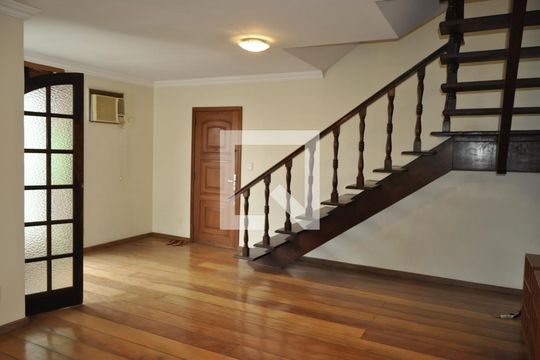Casa à venda com 4 quartos, 146m² em Engenho de Dentro, Rio de Janeiro
