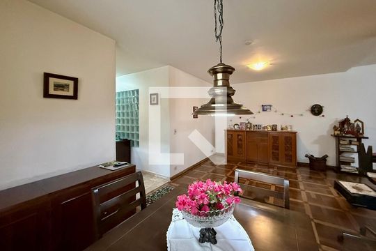 Sala  de casa à venda com 4 quartos, 267m² em Jardim das Acacias, São Paulo