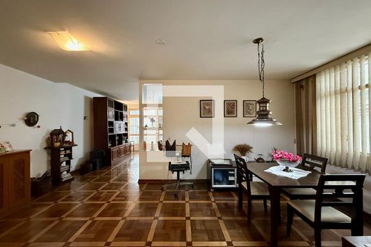 Sala  de casa à venda com 4 quartos, 267m² em Jardim das Acacias, São Paulo
