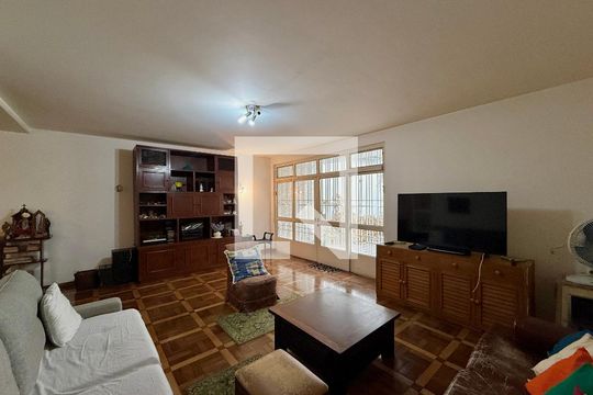 Sala  de casa à venda com 4 quartos, 267m² em Jardim das Acacias, São Paulo