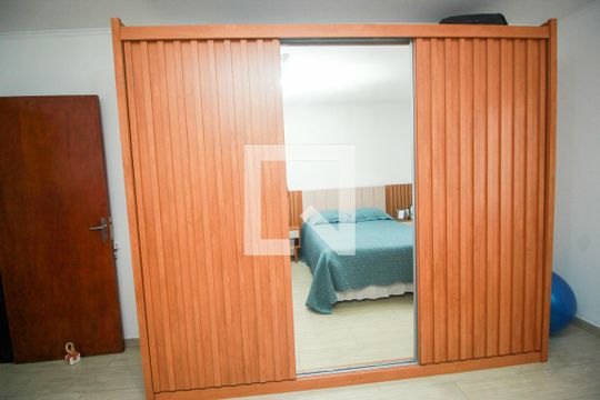 Suíte de casa à venda com 3 quartos, 200m² em Vila Humaita, Santo André