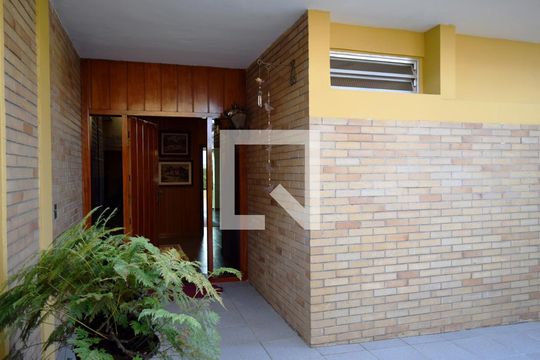 Entrada de casa à venda com 4 quartos, 351m² em Sumaré, São Paulo