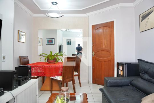 Sala  de apartamento à venda com 3 quartos, 81m² em Sagrada Família, Belo Horizonte