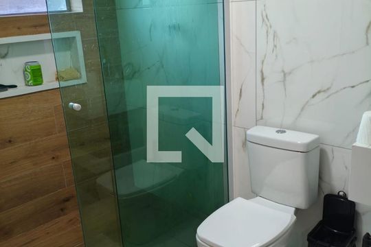 Banheiro de casa à venda com 4 quartos, 700m² em Vivenda, Jundiaí