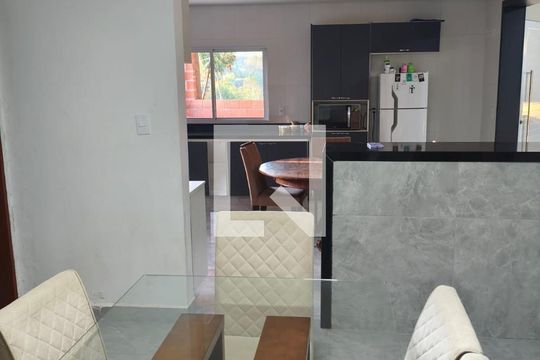 Sala de casa à venda com 4 quartos, 700m² em Vivenda, Jundiaí