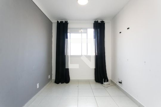 Apartamento para alugar com 2 quartos, 32m² em Vila Carmosina, São Paulo