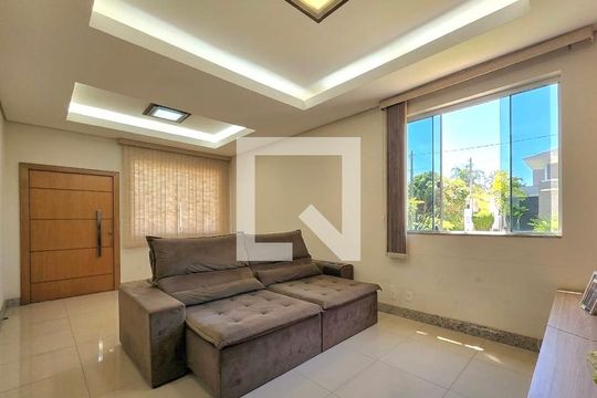Sala  de casa à venda com 3 quartos, 354m² em Santo Andre, Belo Horizonte