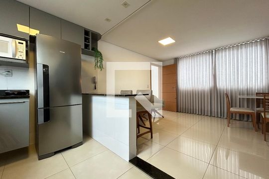 Sala/cozinha de apartamento para alugar com 3 quartos, 150m² em Serrano, Belo Horizonte