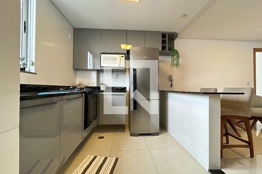 Sala/cozinha de apartamento para alugar com 3 quartos, 150m² em Serrano, Belo Horizonte
