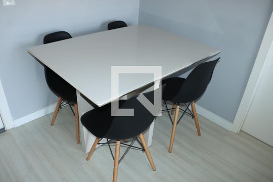 Apartamento para alugar com 1 quarto, 37m² em Vilarejo, Cotia