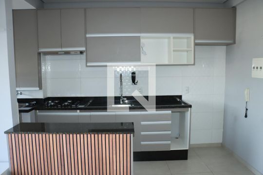 Apartamento para alugar com 1 quarto, 37m² em Vilarejo, Cotia