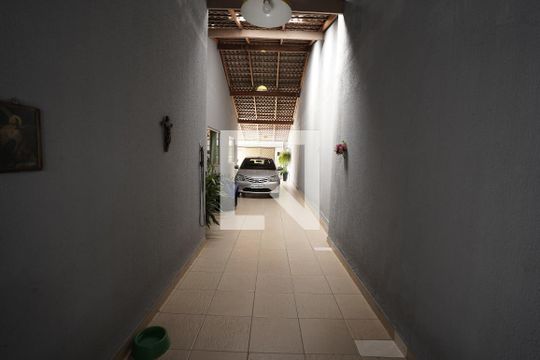Casa à venda com 4 quartos, 200m² em Bairro Santa Rita, Goiânia