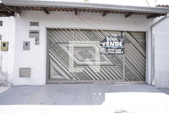 Casa à venda com 4 quartos, 200m² em Bairro Santa Rita, Goiânia