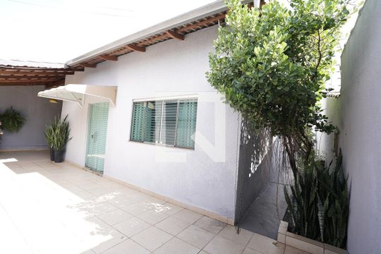 Casa à venda com 4 quartos, 200m² em Bairro Santa Rita, Goiânia