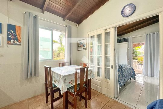 Sala  de apartamento para alugar com 1 quarto, 40m² em Daniela, Florianópolis